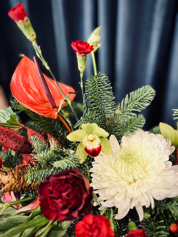 Deluxe Christmas centerpiece